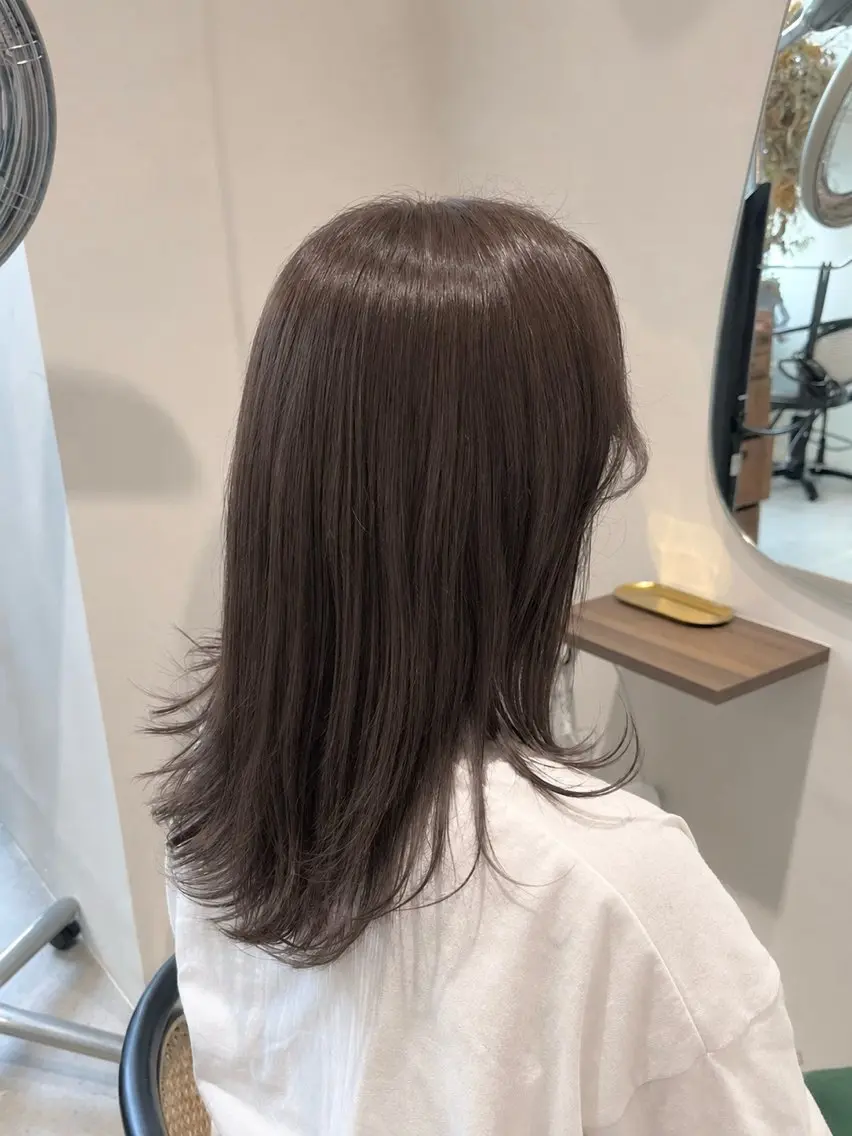 セミロング カット ヘアカラー 池谷 茉耶のヘアスタイル