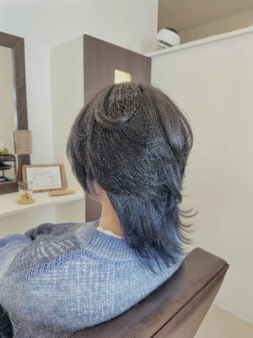 カラー ネイビーカラー ヘアカラー 三浦 瑞華のヘアスタイル