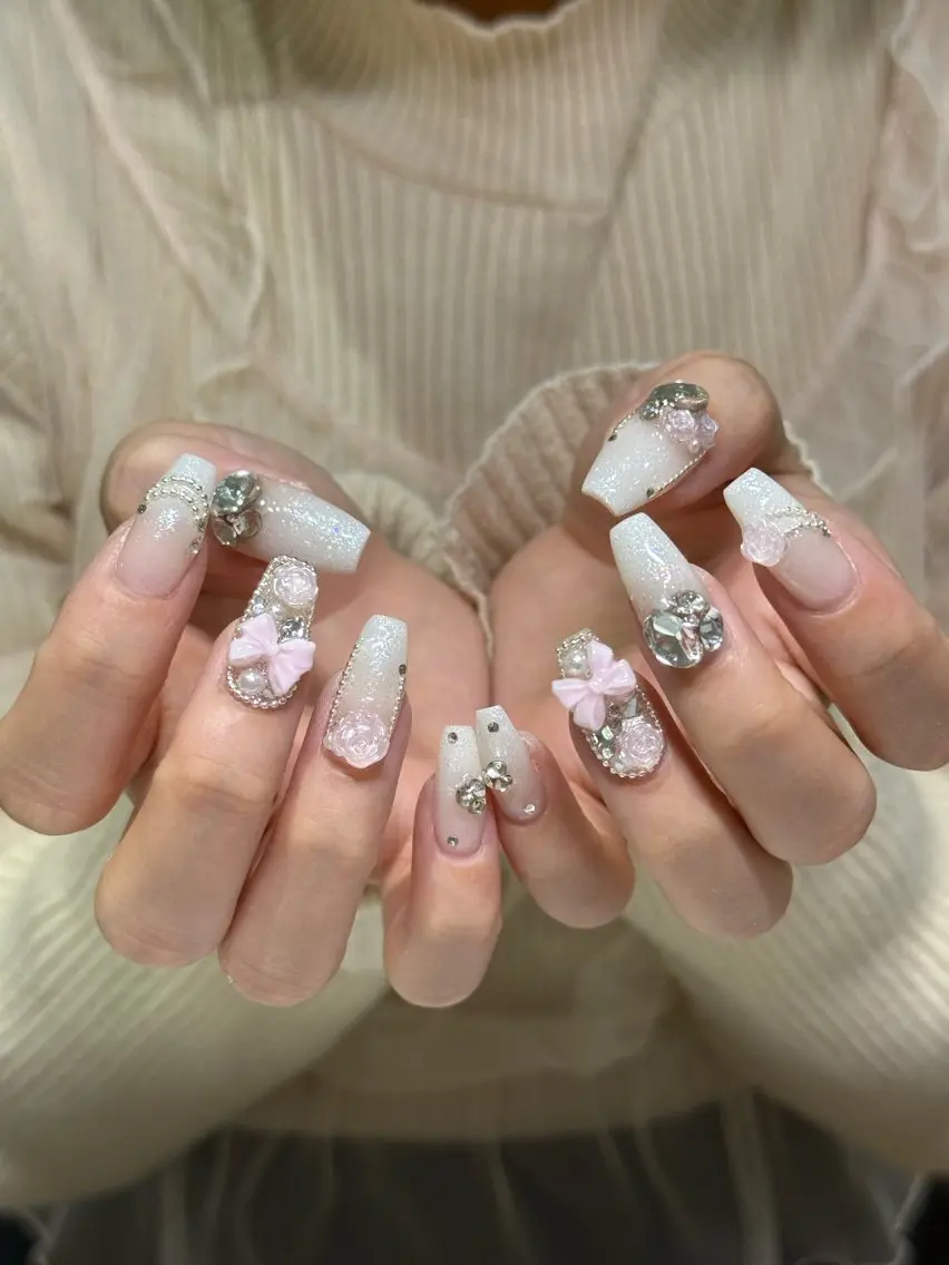 セミロング Merci 夕純のネイルデザイン