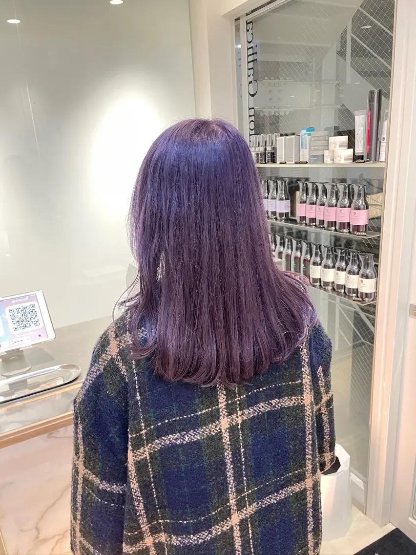 ロング カラー ヘアアレンジ ブリーチ ラベンダーカラー 縮毛矯正 ヘアカラー トリートメント ヘッドスパ ヘアセット 艶カラー✨縮毛矯正✨ 翁長孝輔のヘアスタイル