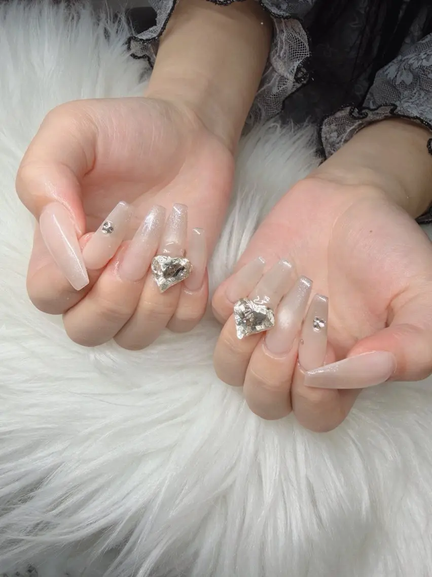 ネイル 長さ出し グラデーション 卒業式 キラキラネイル マグネットネイル Lee Nailsのネイルデザイン
