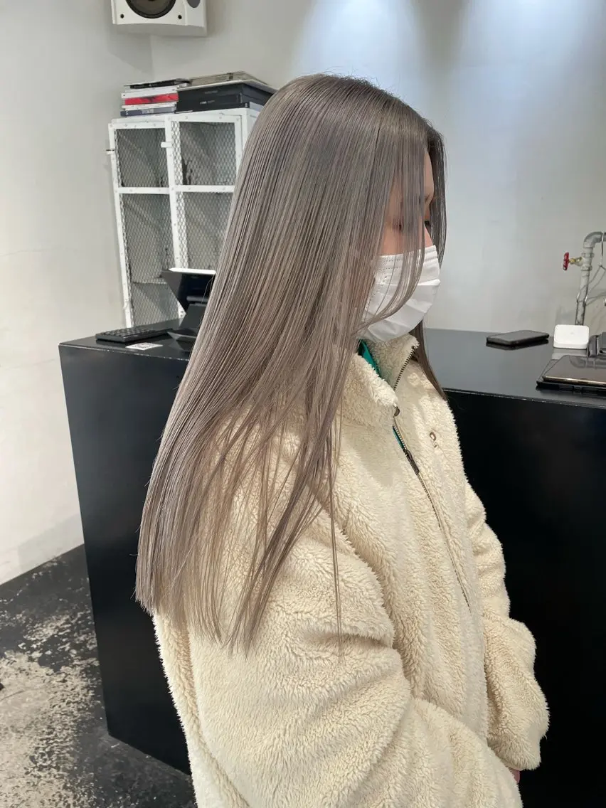 ロング カラー ヘアアレンジ ブリーチ シルバー ホワイトシルバー カット ヘアカラー トリートメント 艶ハイトーン/ヘア アレンジAYAKAのヘアスタイル