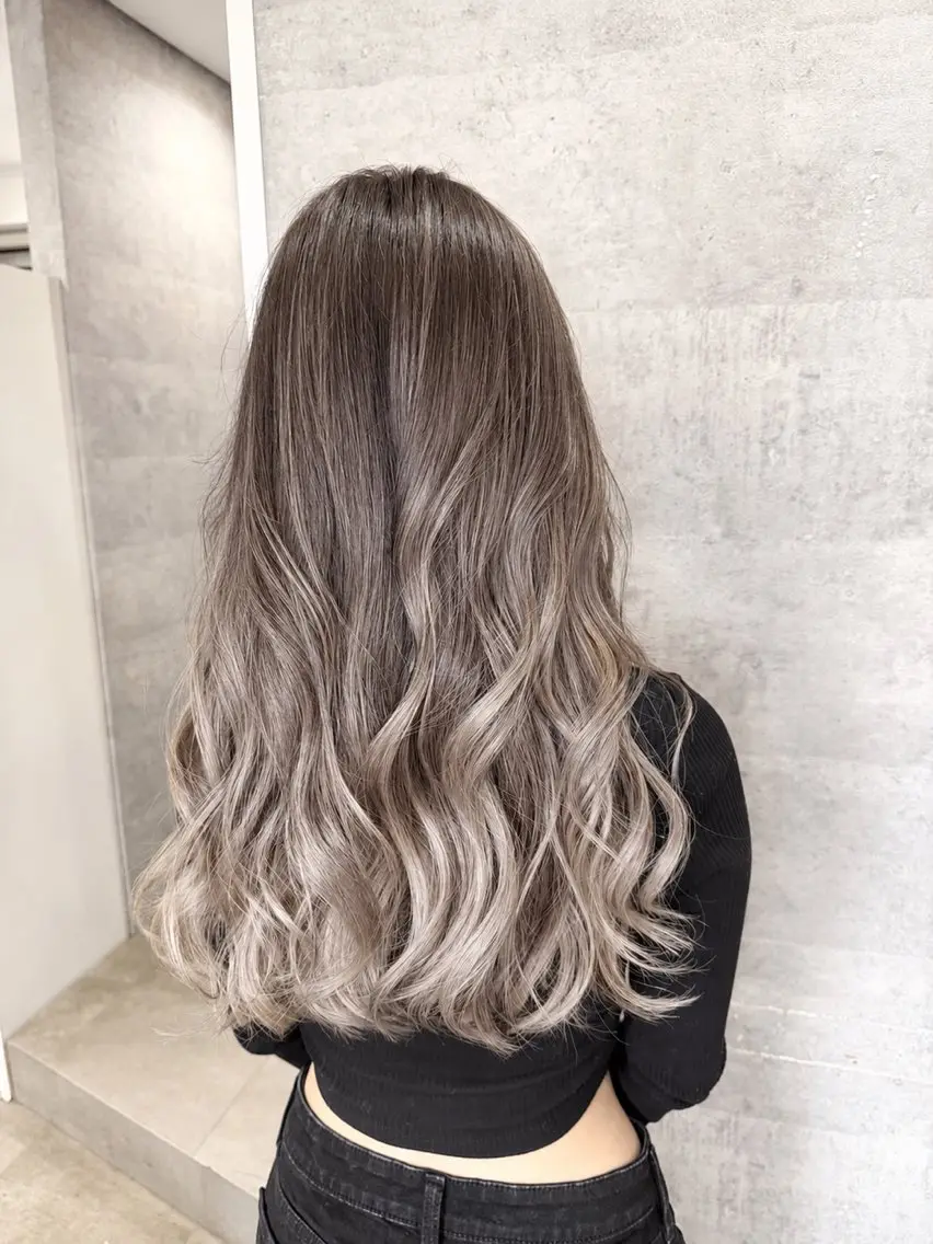 ロング カラー バレイヤージュ ブリーチ ケアブリーチ ダブルカラー ハイライトカラー ヘアカラー 寺嶋 貴大のヘアスタイル