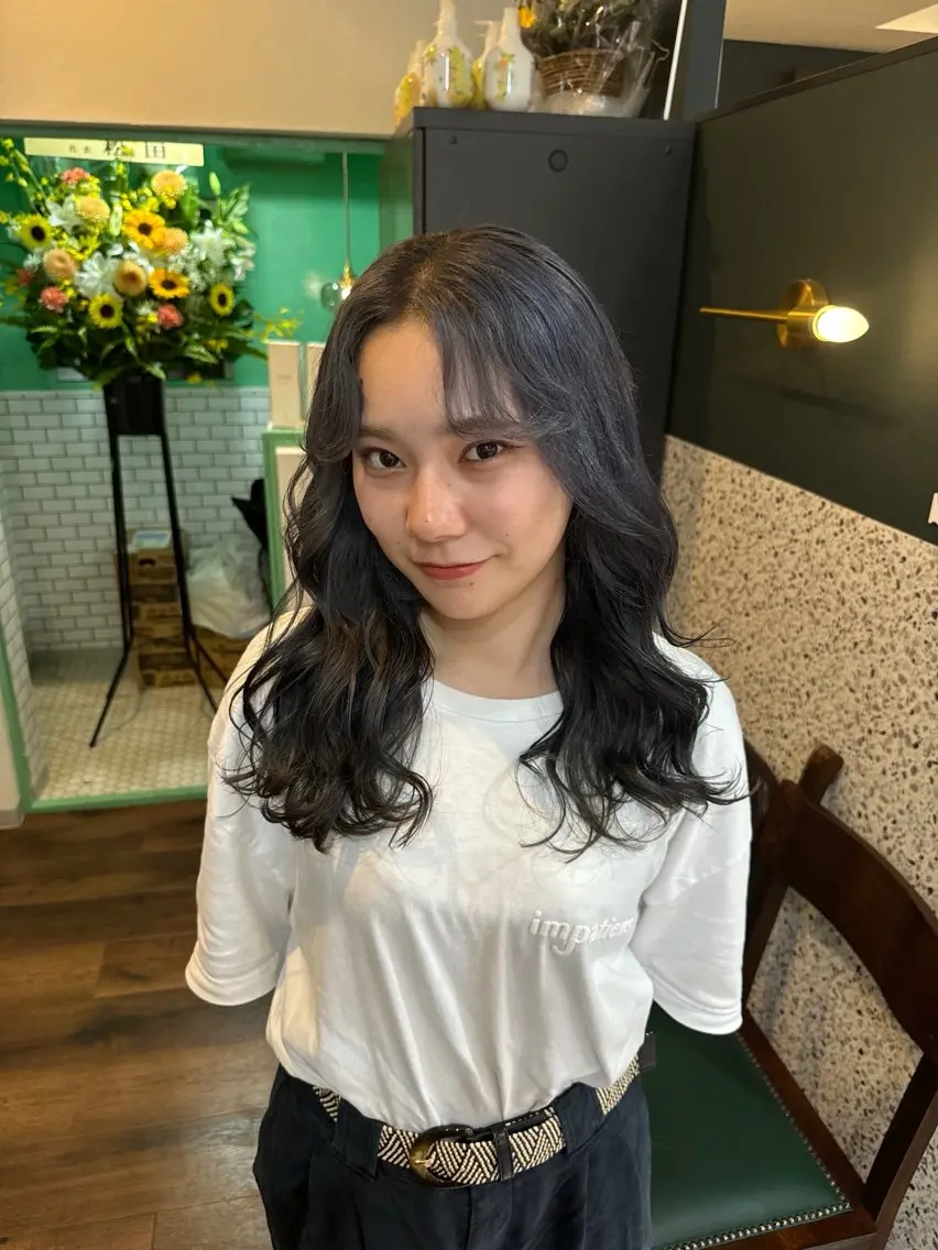 セミロング ヘアカラー ハイトーン🎀 MIYU💖のヘアスタイル