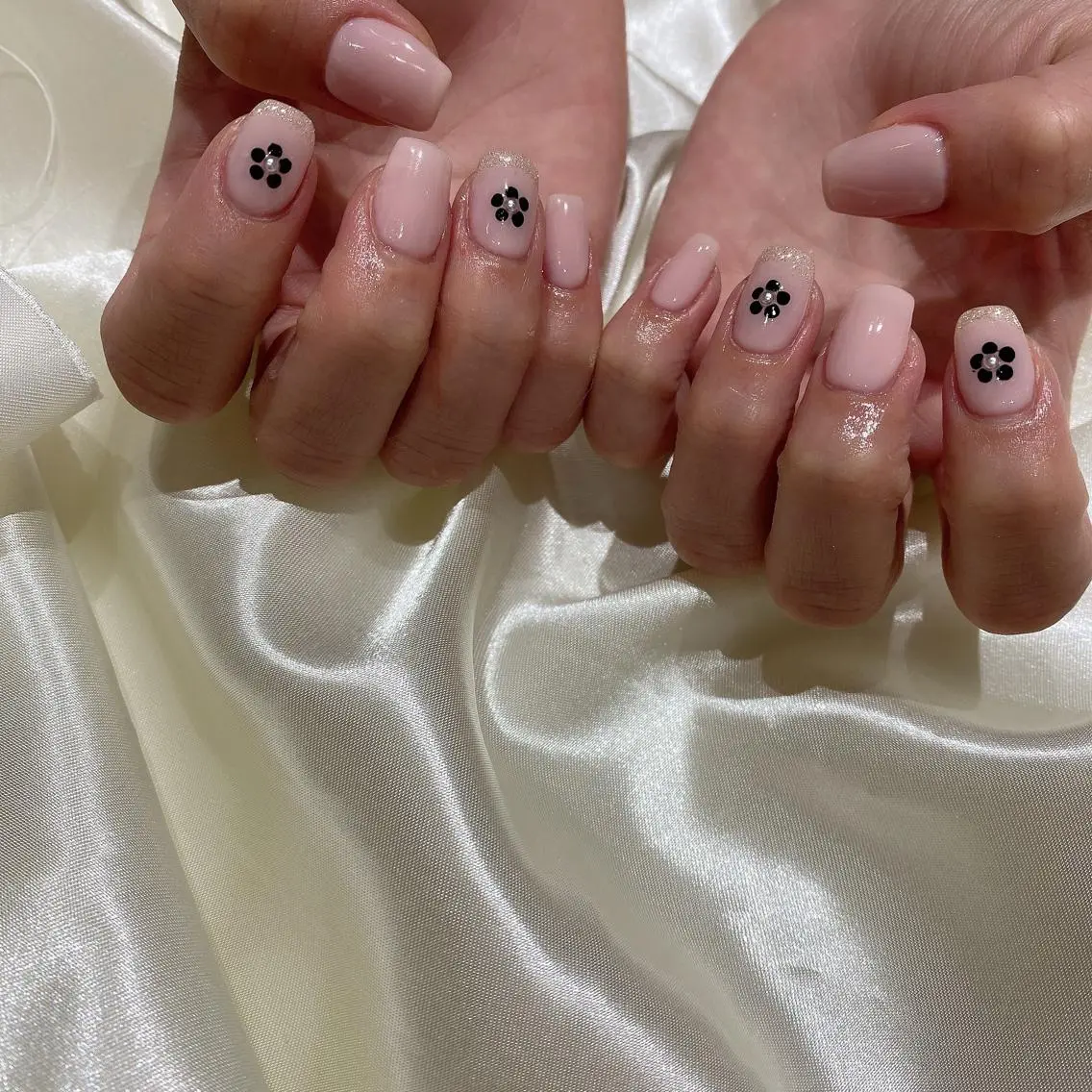 ネイル ハンドネイル 西岡 杏のネイルデザイン