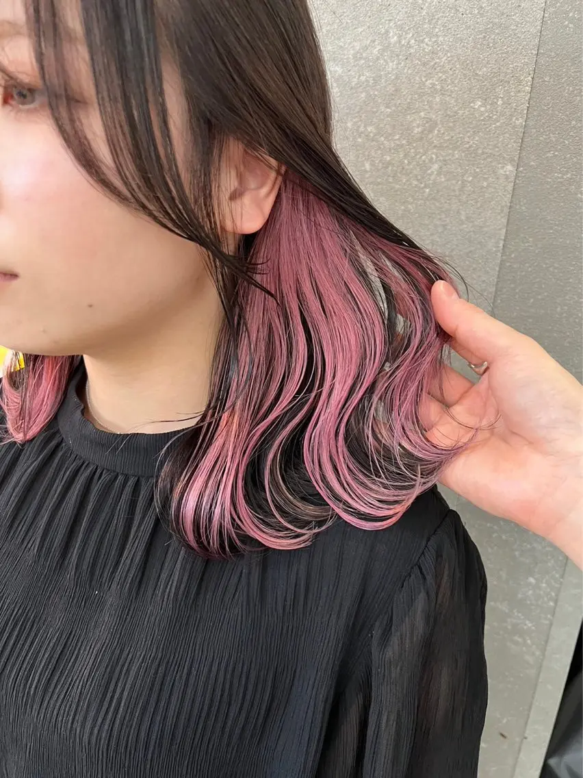 ミディアム カラー ピンクカラー ホワイトピンク カット ヘアカラー トリートメント ブリーチ特化 梅田本多翔のヘアスタイル