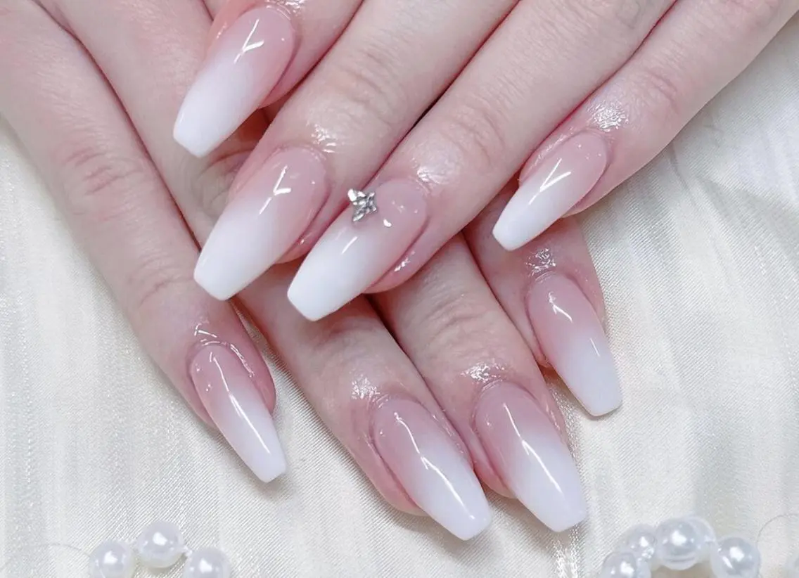 ネイル ハンドネイル 🎀鈴音🎀 ワンホンネイルのネイルデザイン