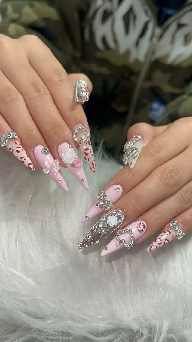 ネイル オーロラネイル クリアネイル フラッシュネイル ジェルネイル グラデーション ハンドネイル Amee Nail Salonのネイルデザイン