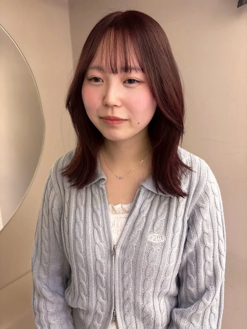 ミディアム カラー ヘアカラー yiye shioriのヘアスタイル
