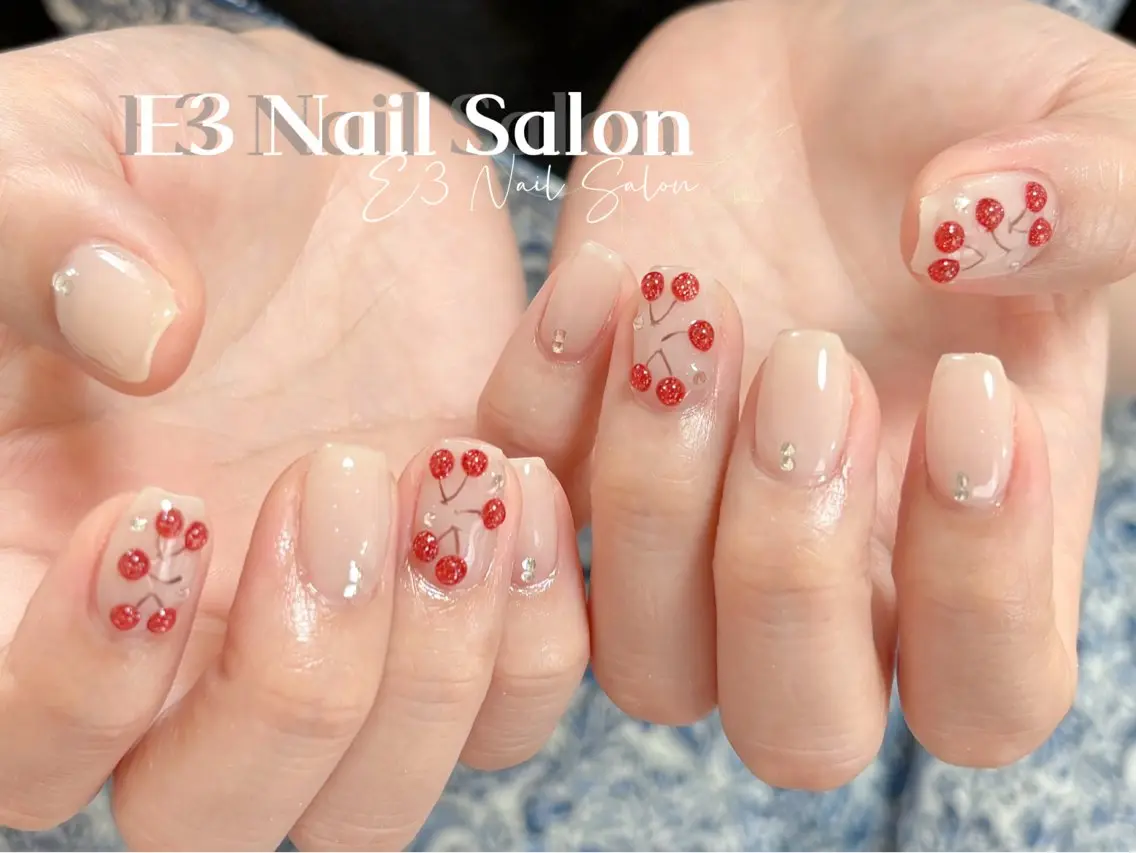 ネイル オーロラネイル フレンチネイル ジェルネイル ガラスフレンチ キラキラネイル ハンドネイル E3 Nail Salonのネイルデザイン