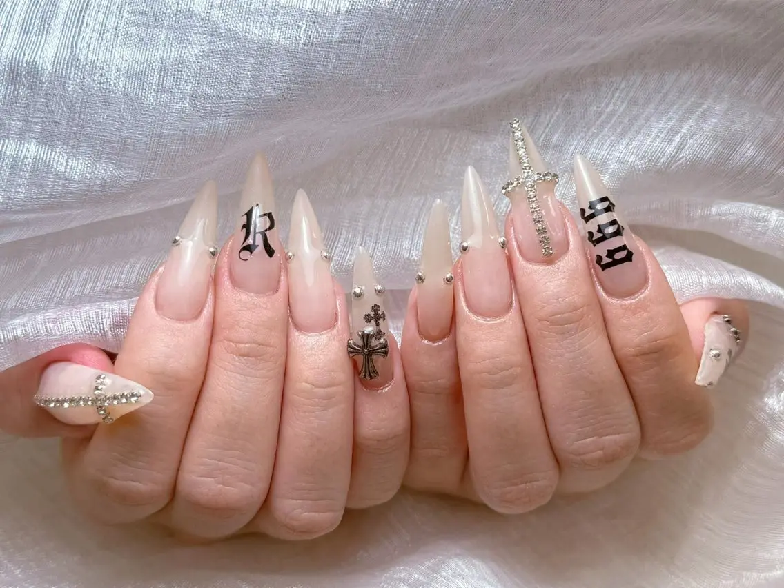 ネイル フレンチネイル ジェルネイル ガーリー 韓国ネイル ロングネイル ハンドネイル NieNail Nezukoのネイルデザイン
