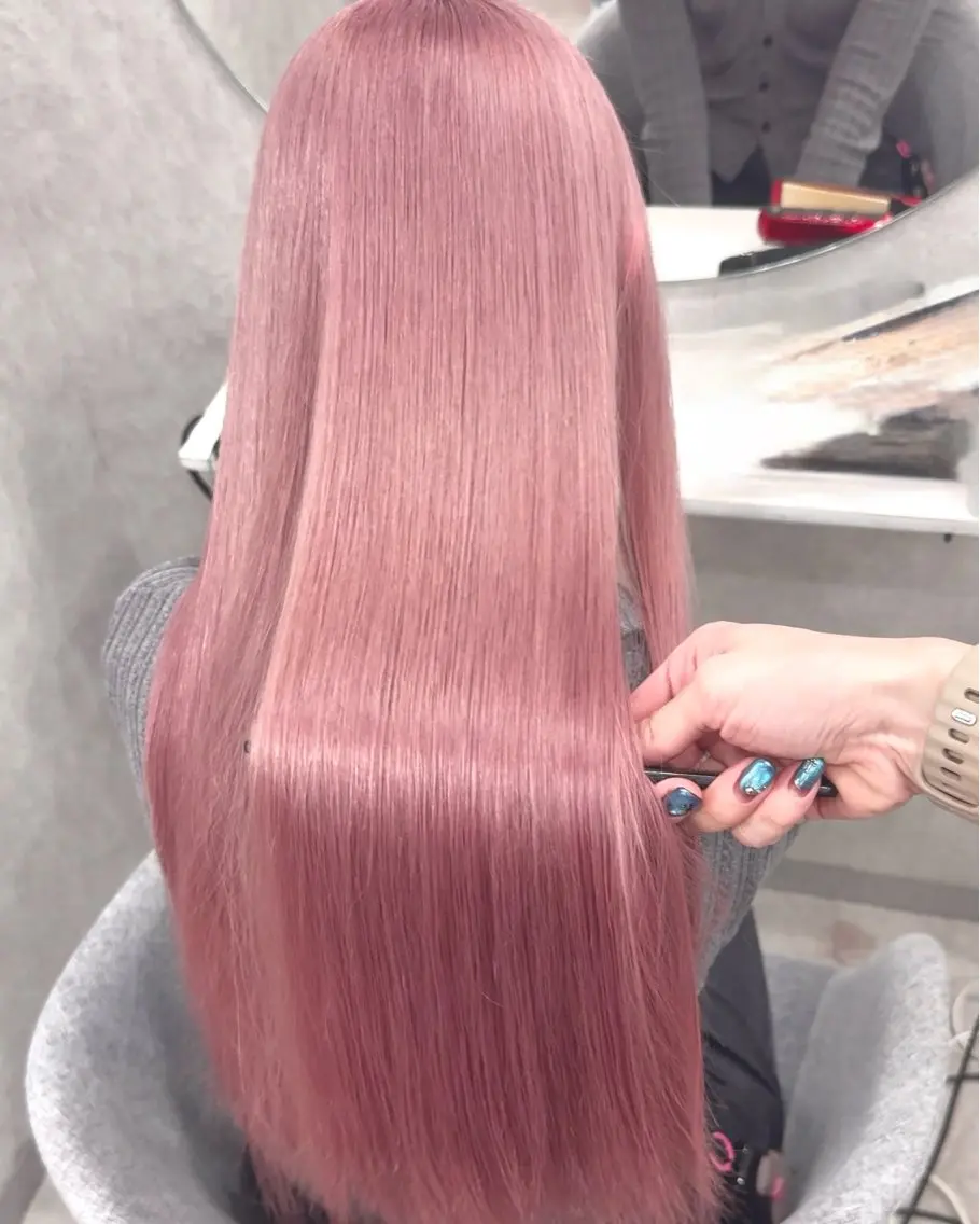 カラー ブリーチ ピンクカラー ヘアカラー トリートメント ヘアセット ピンク率90%🎀× ブリーチ小川新大のヘアスタイル