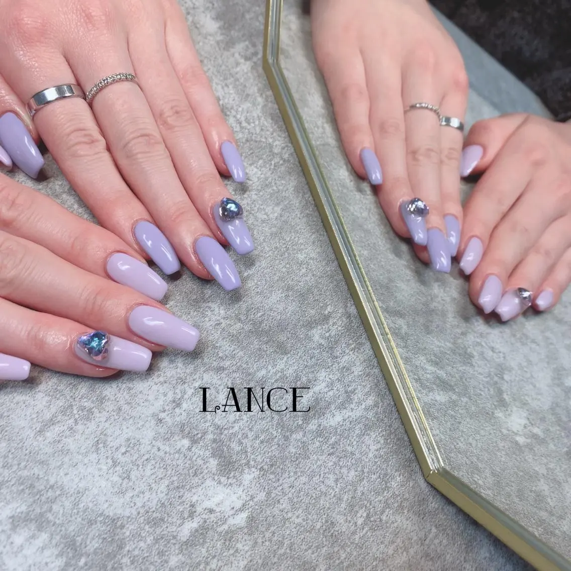 ミディアム ネイル オーロラネイル フレンチネイル キラキラネイル シンプルネイル 春ネイル Lance nailのネイルデザイン