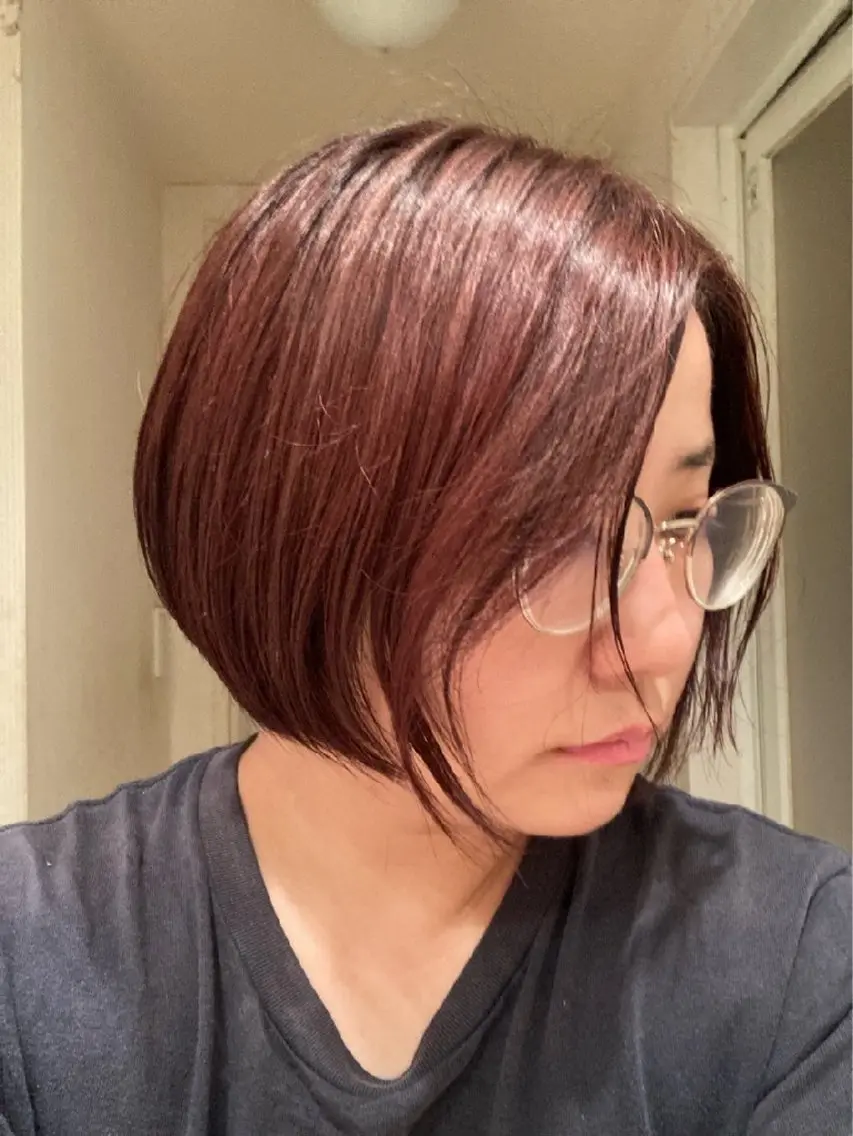 ショート カラー レッドカラー 本間 郁梨のヘアスタイル