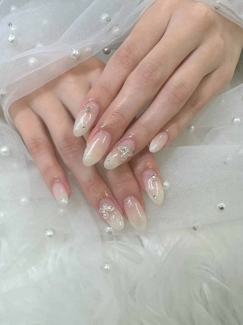 ネイル フレンチネイル ジェルネイル ガラスフレンチ キラキラネイル マグネットネイル ハンドネイル Queeens nailのネイルデザイン