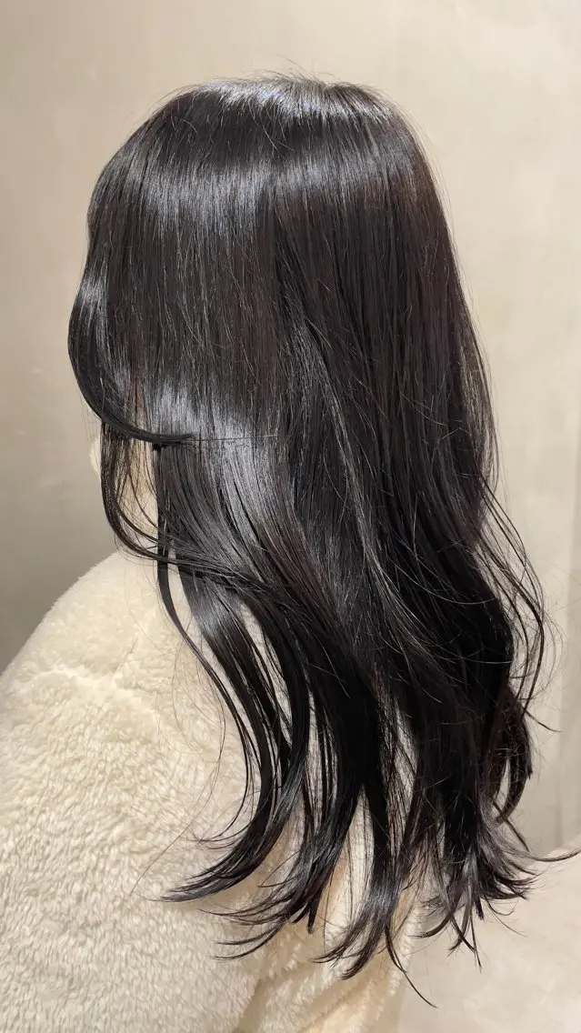 ロング カラー 都築 菜美のヘアスタイル
