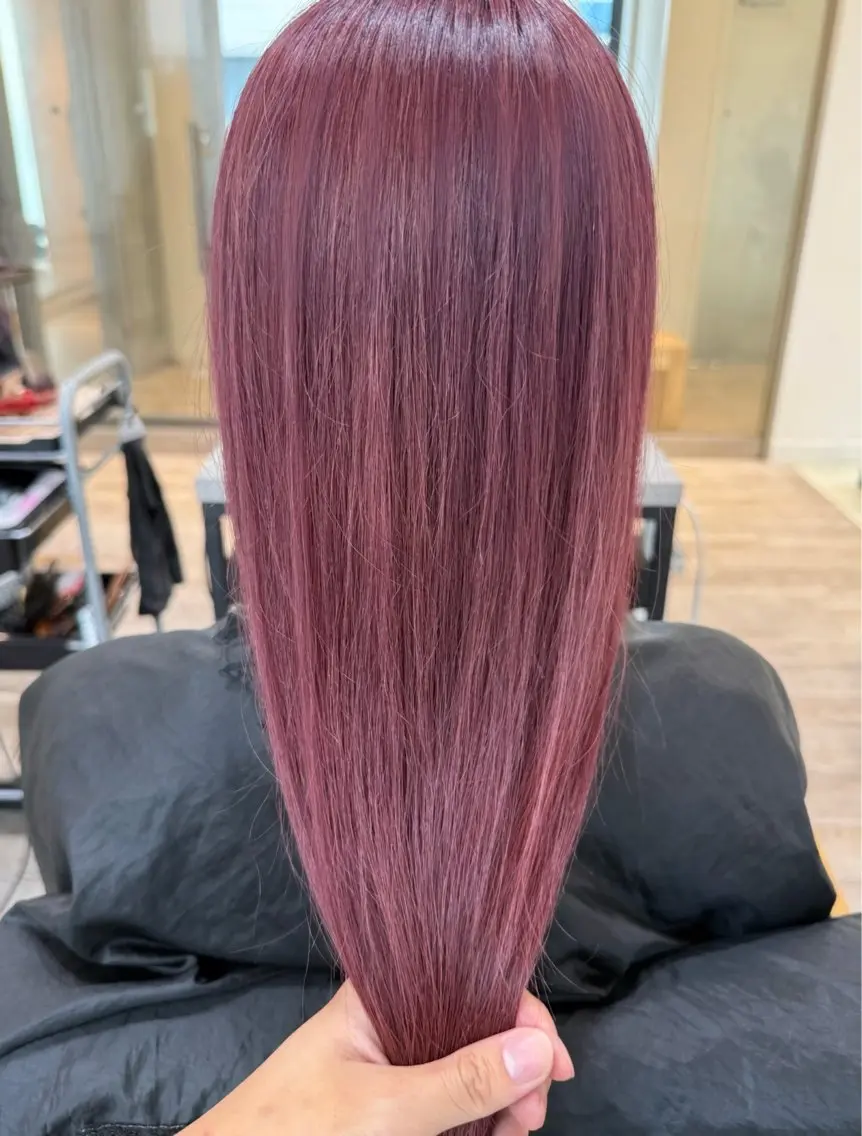 ロング ヘアカラー クロギ リョウのヘアスタイル