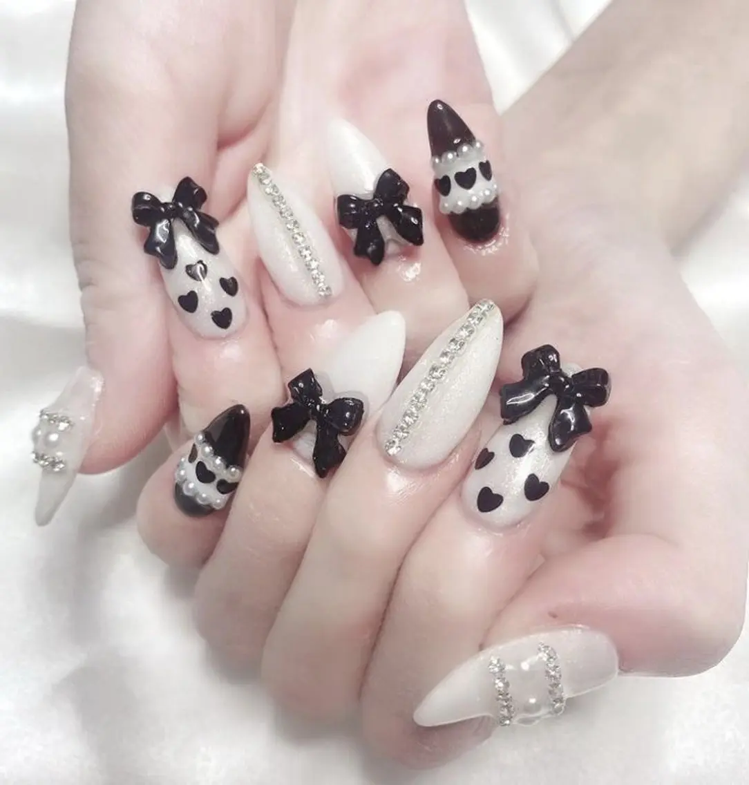 ネイル マグネットネイル ミラーネイル ニュアンスネイル ネイルチップ 冬ネイル Lee Nailsのネイルデザイン