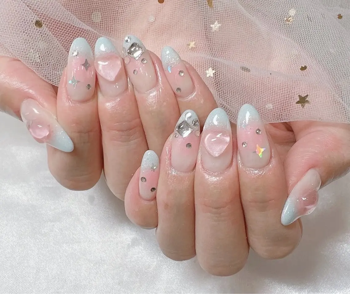 ネイル ボルドー チークネイル フレンチネイル グラデーション ハート ハンドネイル ╹◡╹MimoEye lash🌻Nailのマツエク・マツパデザイン