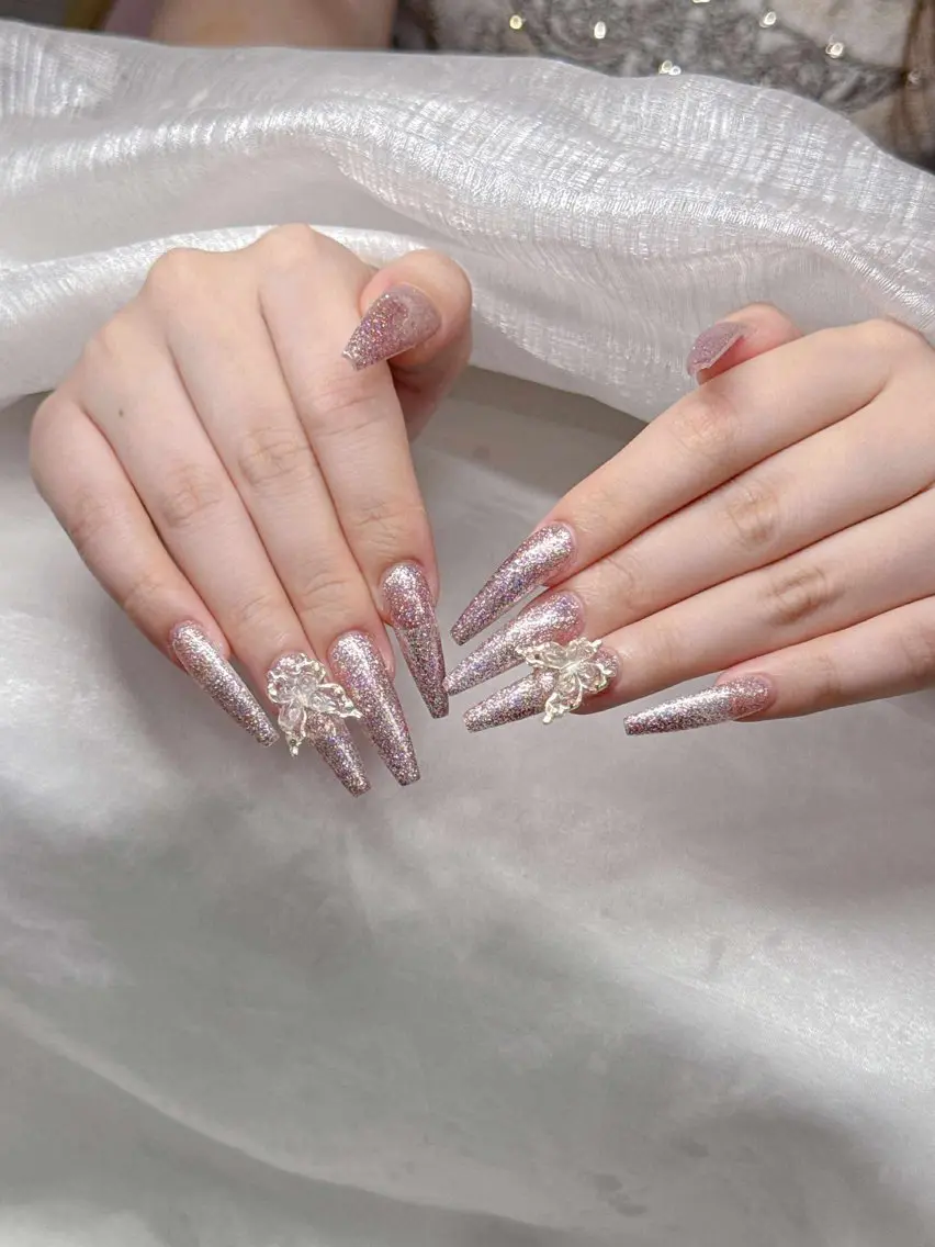 ネイル 長さ出し グラデーション 卒業式 キラキラネイル マグネットネイル ハンドネイル Lee Nailsのネイルデザイン