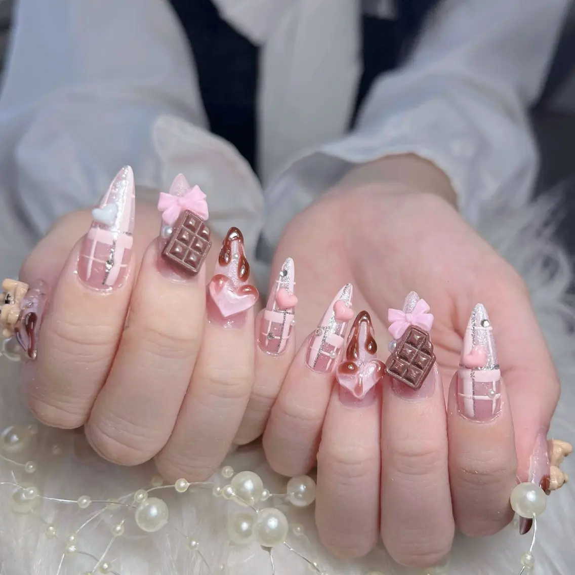 ネイル オーロラネイル クリアネイル 成人式 フラッシュネイル ジェルネイル ハンドネイル Amee Nail Salonのネイルデザイン