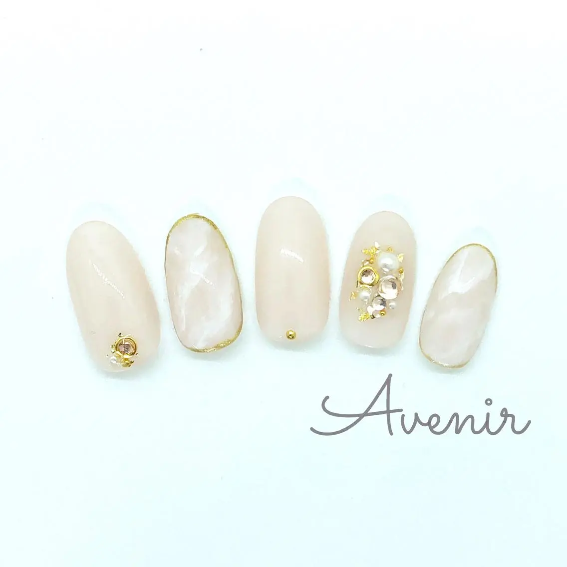 ネイル ゴージャス Avenir 表参道 nail&eye予約のネイルデザイン