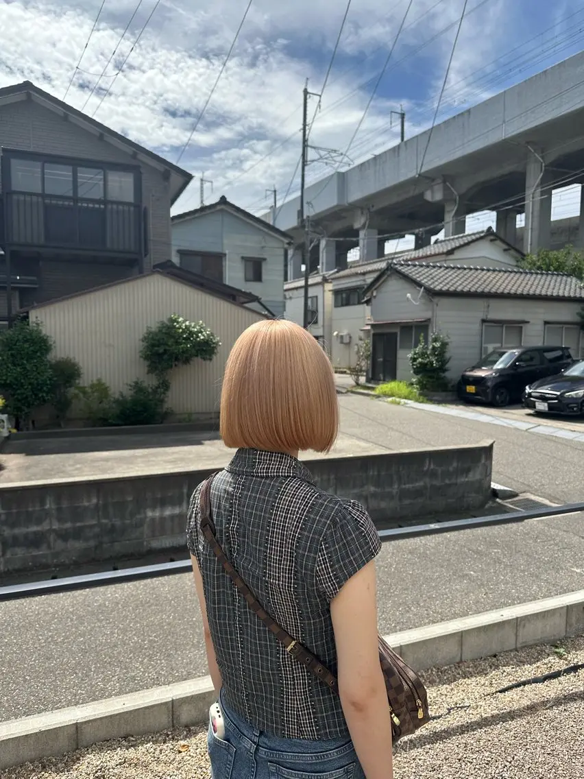 ショート 🍀ブリーチ屋さん/ ダブルカラー・あずみのヘアスタイル