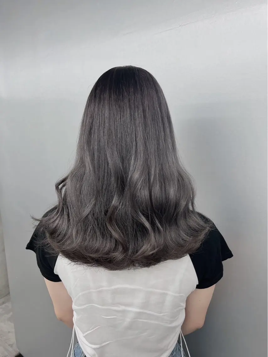 ロング ヘアカラー トリートメント ベージュ/グレージュ 🧸あやか/表参道のヘアスタイル