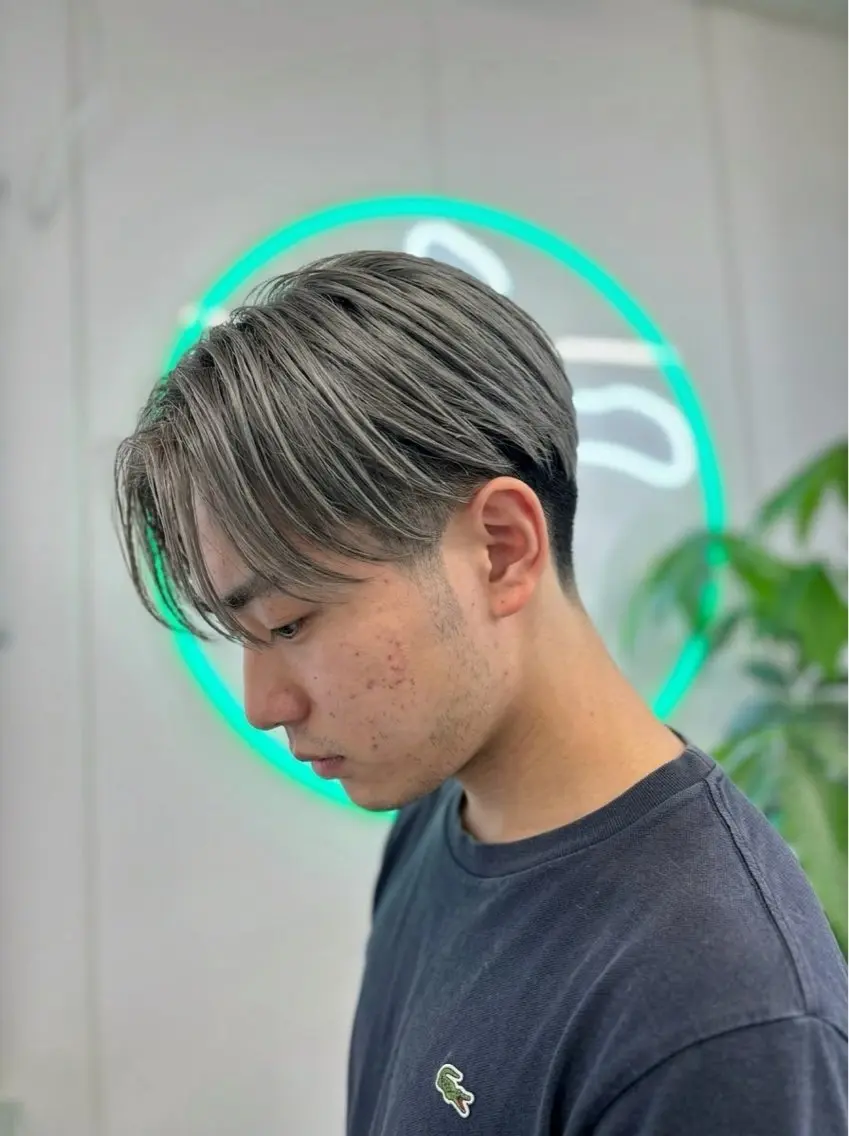カラー メンズ アップバング メンズブリーチ メンズ韓国風 メンズパーマ ブリーチ カット ヘアカラー 浅草駅徒歩8分/ 久保 歩夢のヘアスタイル