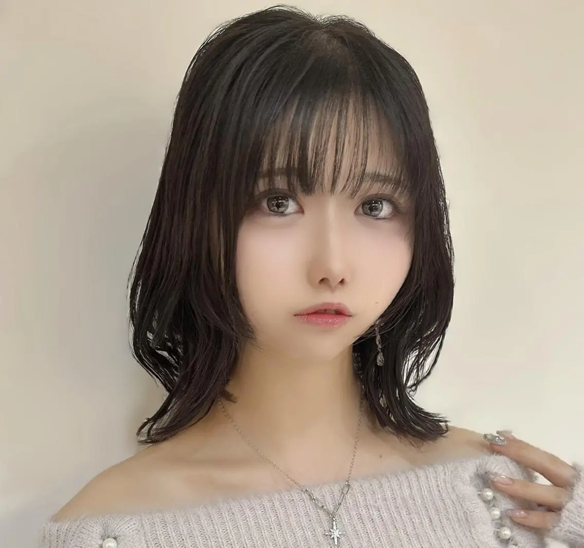 ミディアム ミディアムレイヤー ミディアムパーマ くびれヘア 顔まわりレイヤー 韓国風ヘア カット ショートが上手い人/ 似合わせの達人/ロキのヘアスタイル