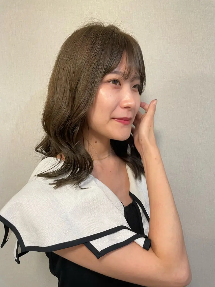 ミディアム カラー ブリーチ ブリーチなしカラー オリーブカラー オレンジ ヘアカラー 佐藤 爽香のヘアスタイル