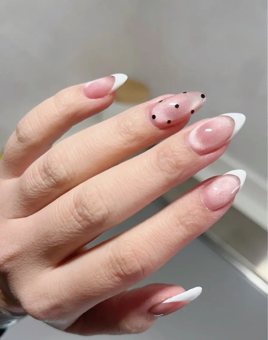 ネイル フレンチネイル マグネットネイル ek.nail⭐︎ kanaのネイルデザイン
