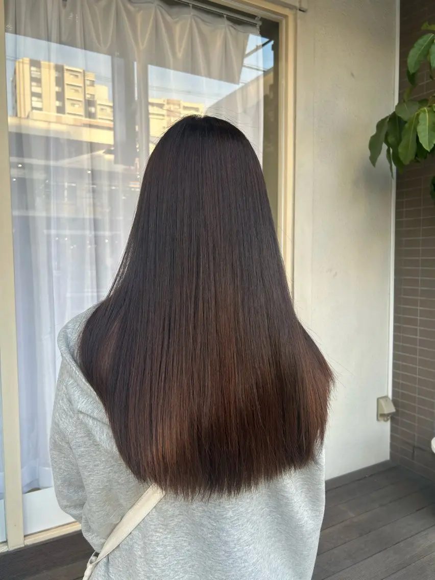 ロング 川筋 桃果のヘアスタイル