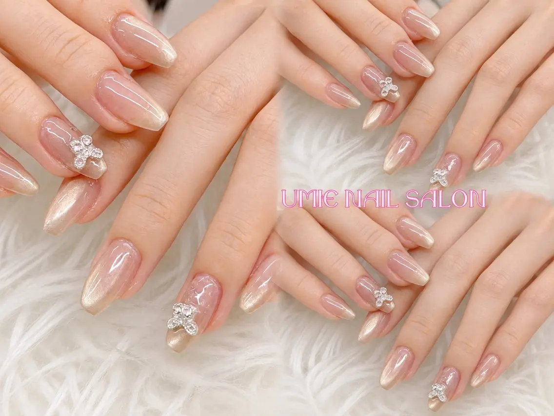ネイル フットネイル フレンチネイル ジェルネイル ガラスフレンチ マグネットネイル UMIE NAIL SALONのネイルデザイン