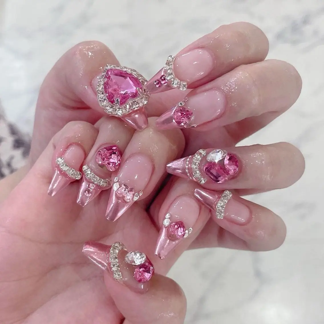 ネイル 長さ出し フレンチネイル 韓国ネイル 赤色 ネイルチップ ハンドネイル Lee Nailsのネイルデザイン