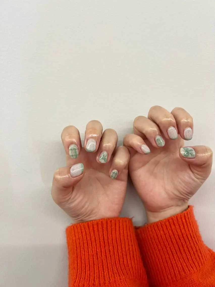 ネイル フラッシュネイル ジェルネイル 韓国ネイル 持ち込み ニュアンスネイル ハンドネイル ハンドケア Bana_ Nailのネイルデザイン