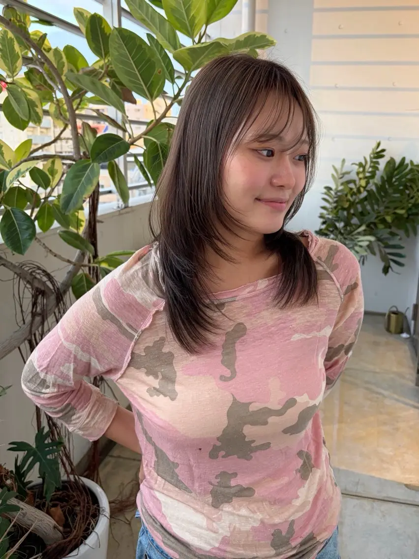 セミロング カラー ベージュカラー 透明感カラー ヘアカラー トリートメント ハルカ 透明感カラーのヘアスタイル
