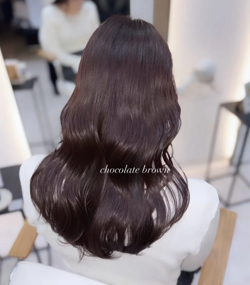 セミロング カラー ブラウンカラー チョコレートブラウン カット ヘアカラー トリートメント 艶髪・透明感カラー・ 韓国ヘア・Yuriのヘアスタイル