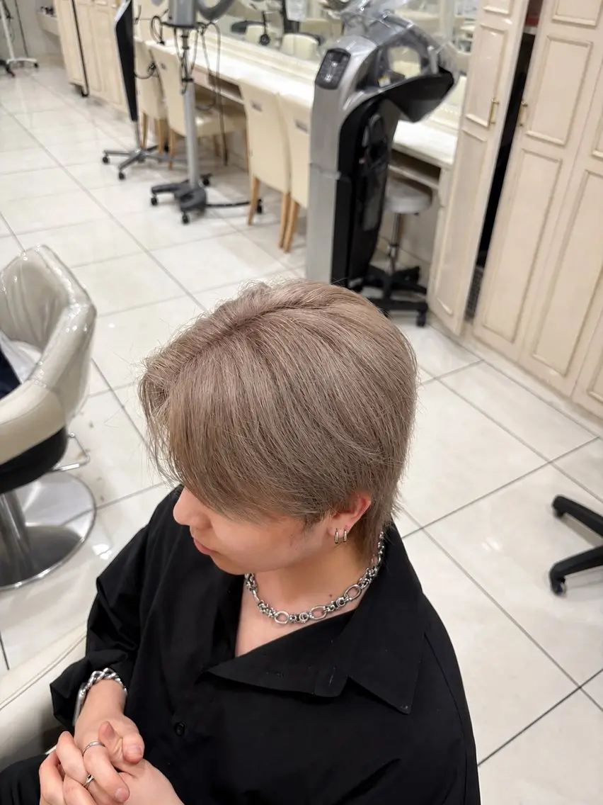 ショート カラー ベージュカラー ミルクティーベージュ 縮毛矯正 カット ヘアカラー 韓国ヘア/ブリーチ 🇰🇷✨️kokiのヘアスタイル