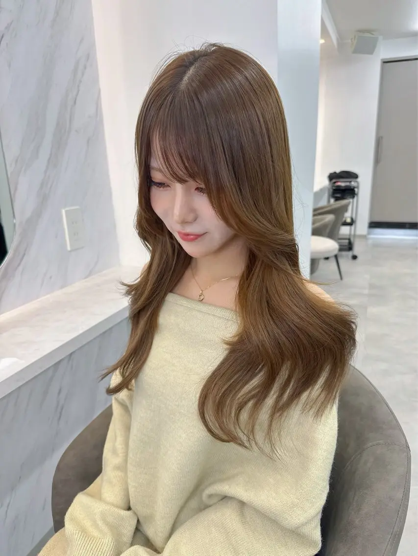 ロング カラー ベージュカラー ブリーチ ブリーチなしカラー くびれヘア レイヤーカット しんどう るなのヘアスタイル