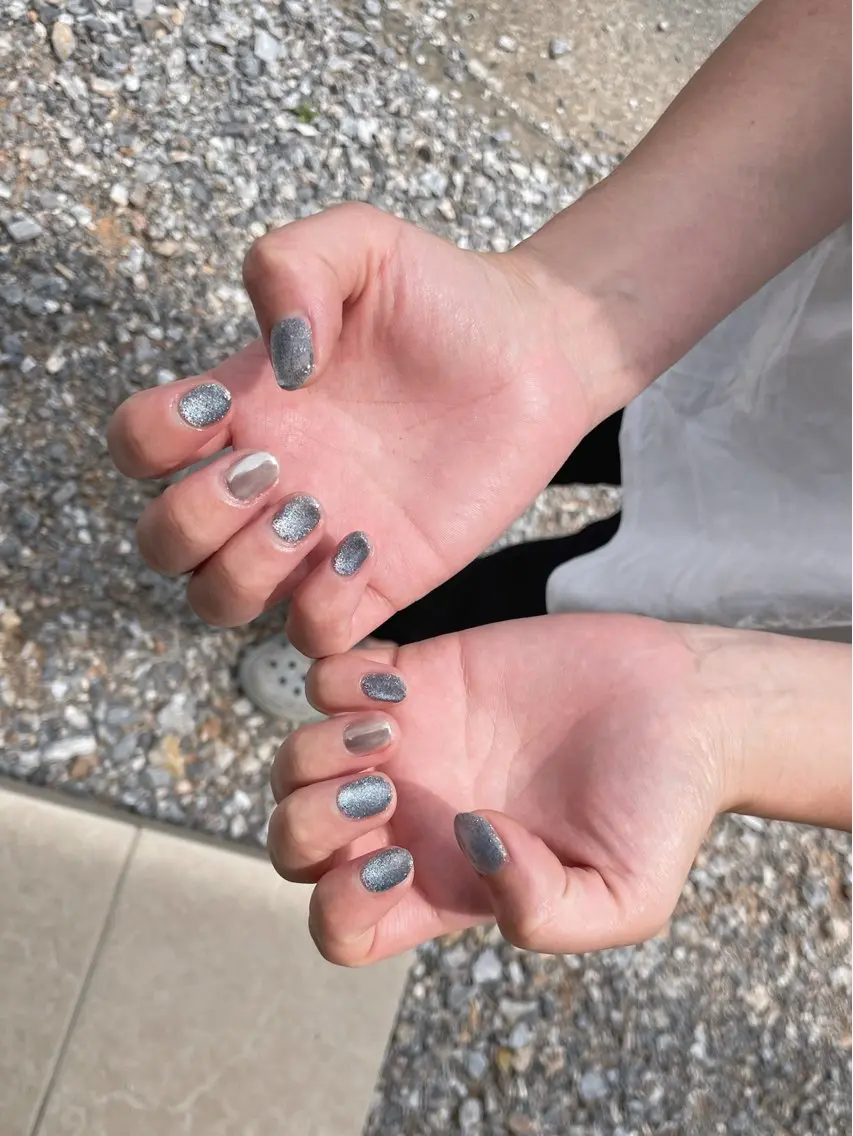 ネイル キラキラネイル マグネットネイル ミラーネイル 夏ネイル TooneNAIL Makiのネイルデザイン