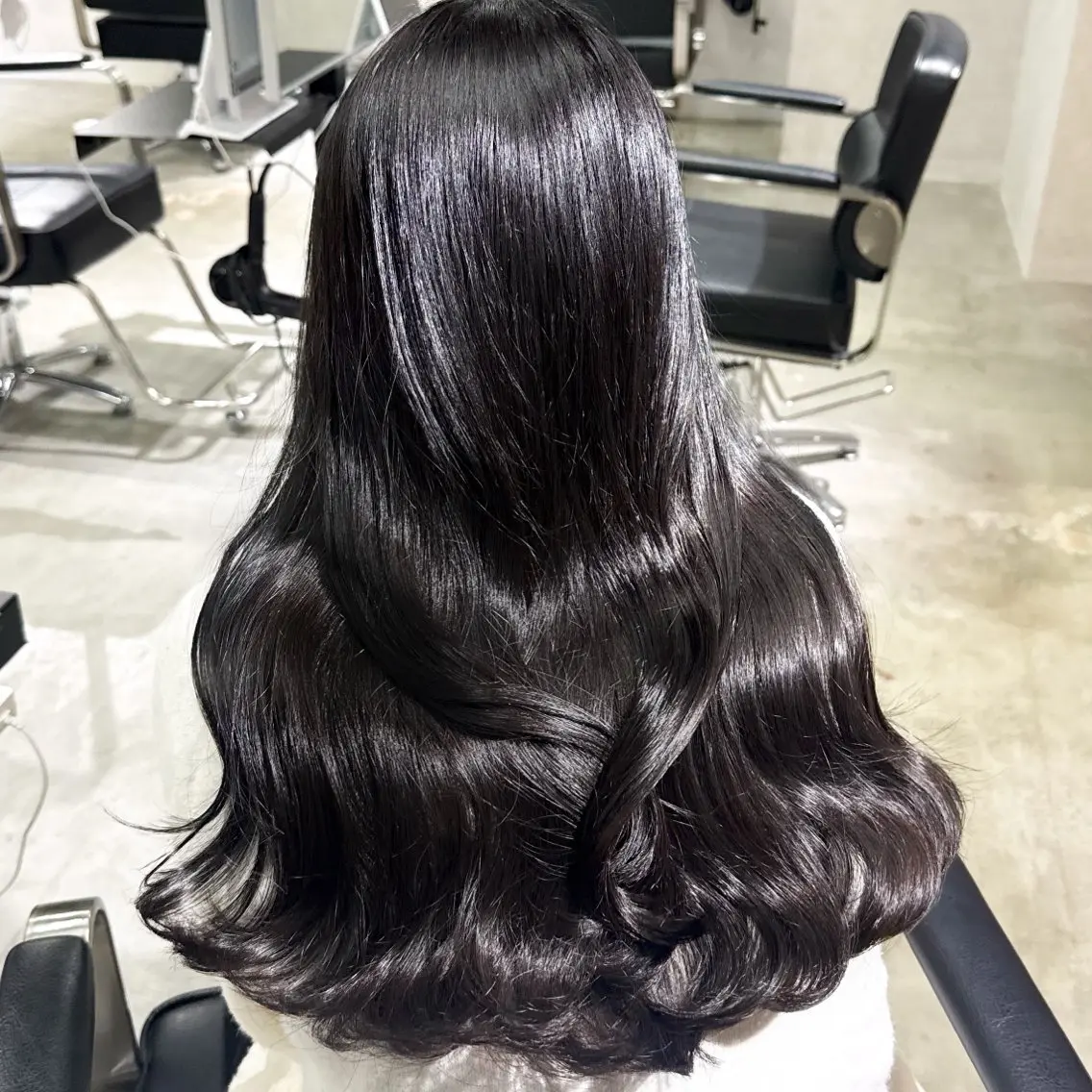 ロング カラー 黒髪 髪質改善 ヘアカラー トリートメント 🎀ミルクティー/暖 色×レイヤー/マリアのヘアスタイル