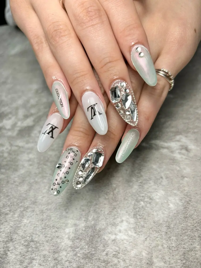 Y's nailのネイルデザイン