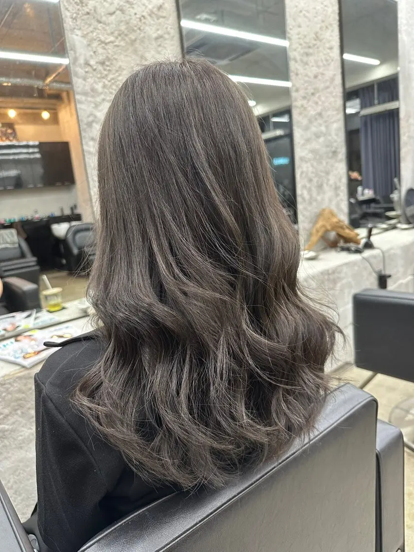 ロング カラー グレージュ カット ヘアカラー トリートメント 🪐LANDS🪐 福垣 海也のヘアスタイル