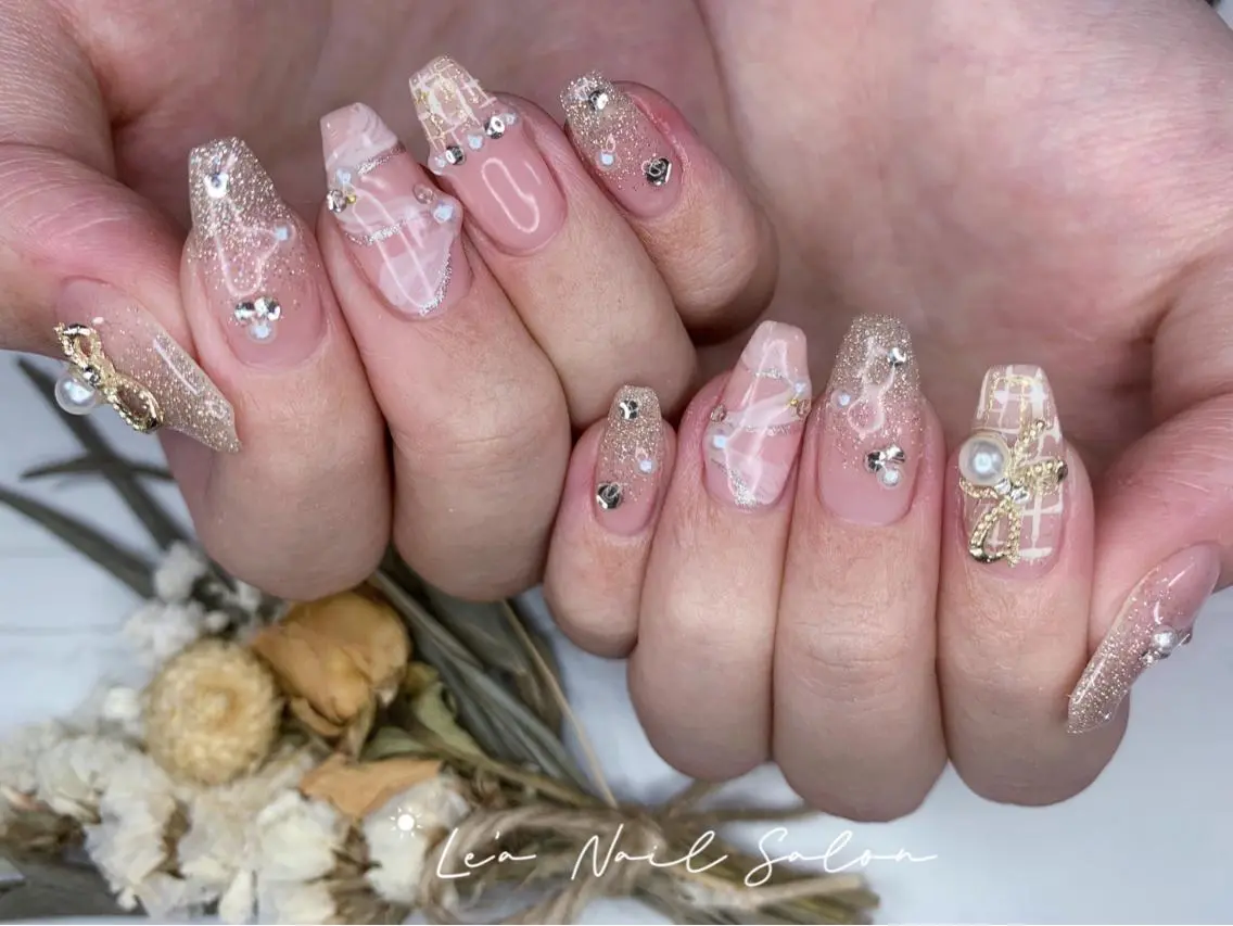 ミディアム カラー ネイル Le’a NailSalonのネイルデザイン