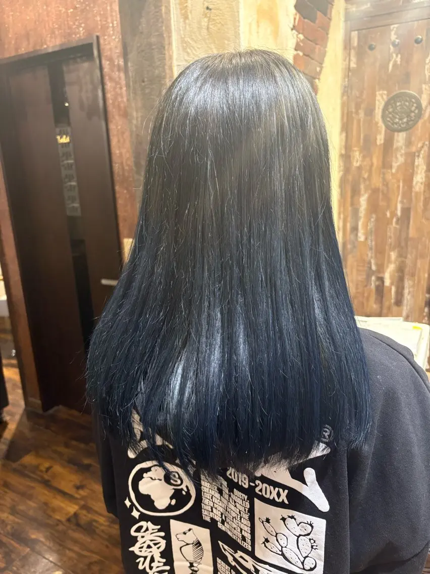 ロング カラー ブルーカラー 君塚幸奈 /Calbariのヘアスタイル