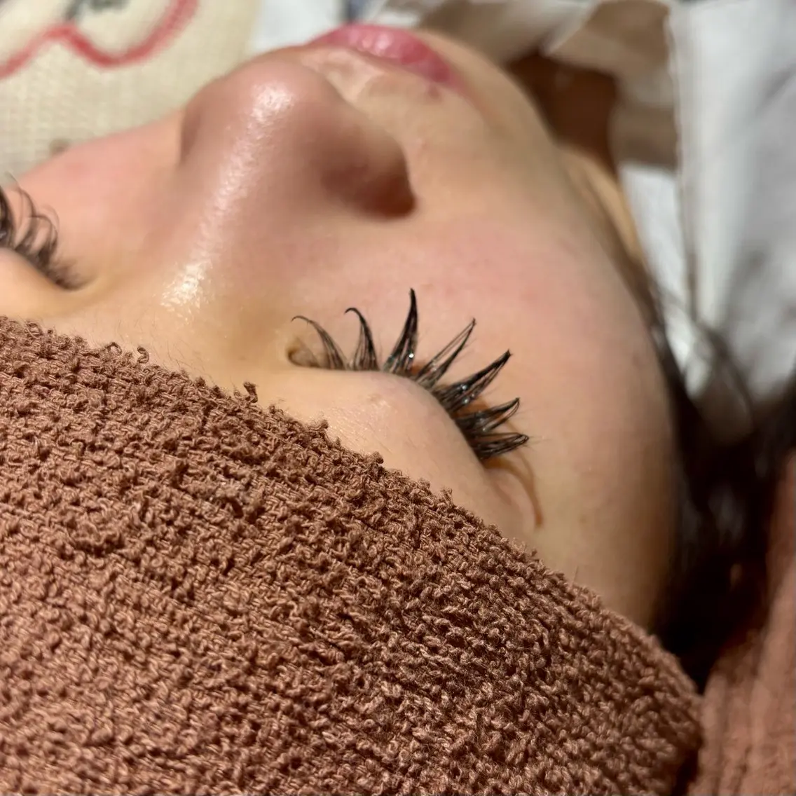マツエク・マツパ 束感まつ毛 MODEK's阿倍野 SANAのヘアスタイル