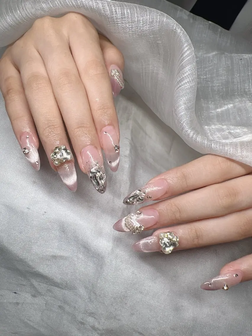 ネイル 長さ出し グラデーション 卒業式 キラキラネイル マグネットネイル ハンドネイル Lee Nailsのネイルデザイン