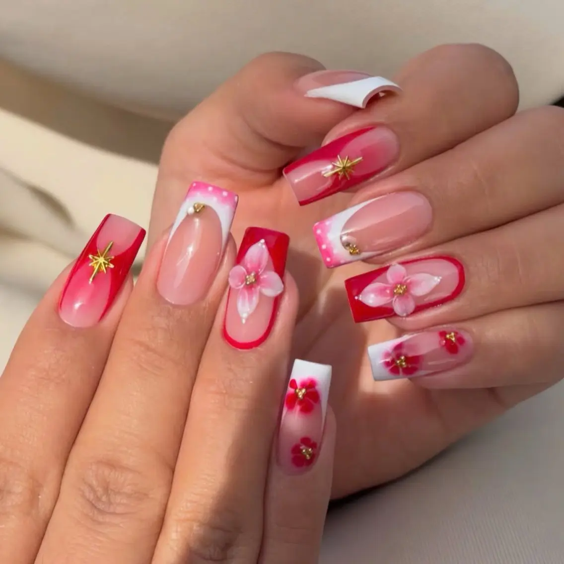 ネイル フラワーネイル フレンチネイル ジェルネイル 韓国ネイル ロングネイル ハンドネイル Blingg NailStudioのネイルデザイン