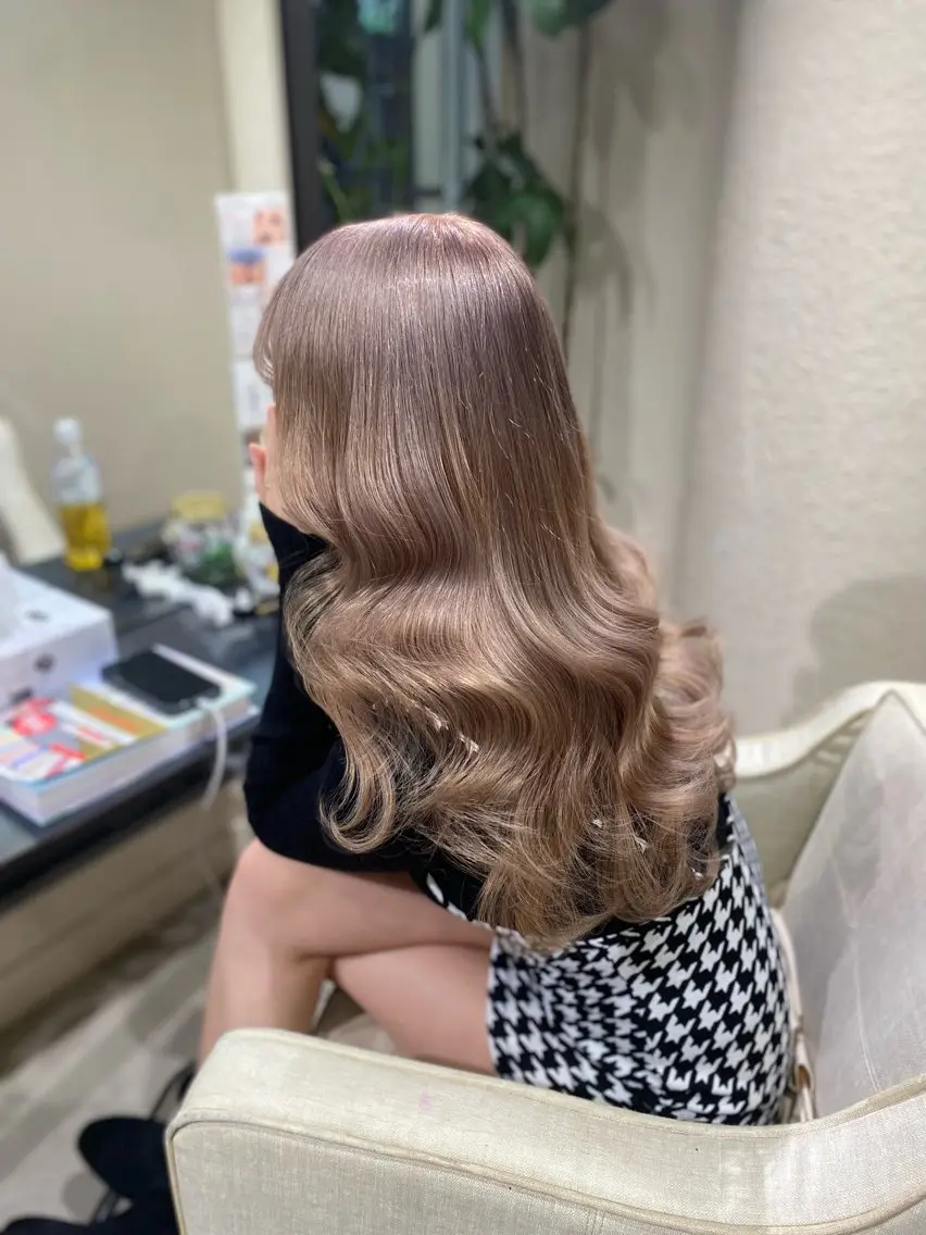 カラー ヘアカラー ハイトーン✨艶髪💘 💘 AYANO💘のヘアスタイル